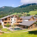 Exclusive Terrace, Parking And Pool Appartement
