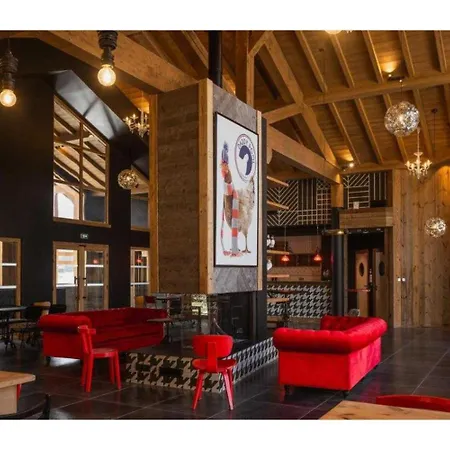 Exclusive Terrace, Parking And Pool Megève