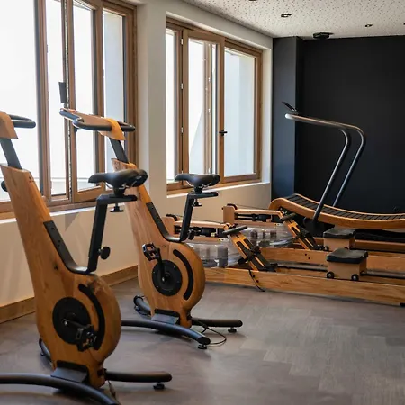 Exclusive Terrace, Parking And Pool Apartment Megeve